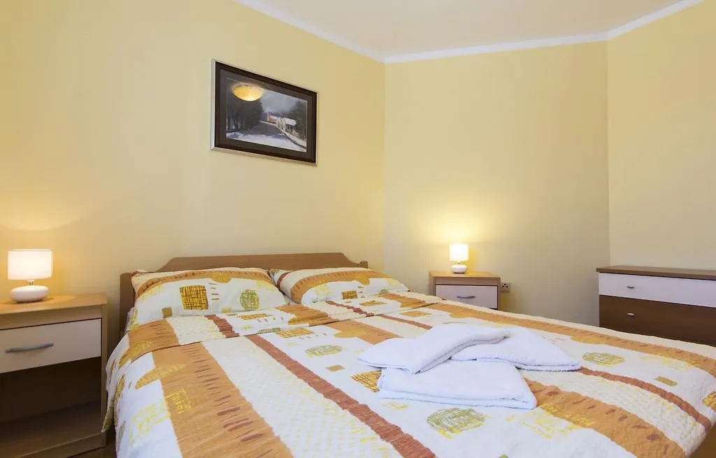 Apartments Lara Pula